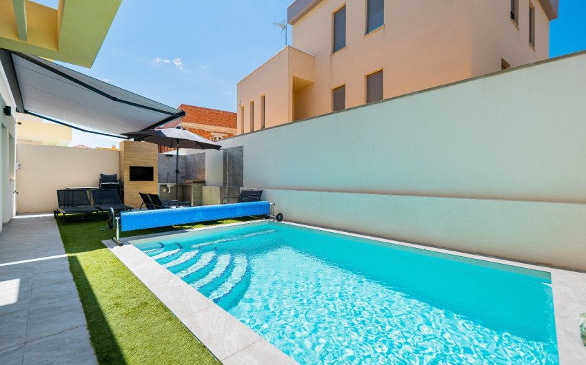 Herverkoop - Villa -
Los Montesinos