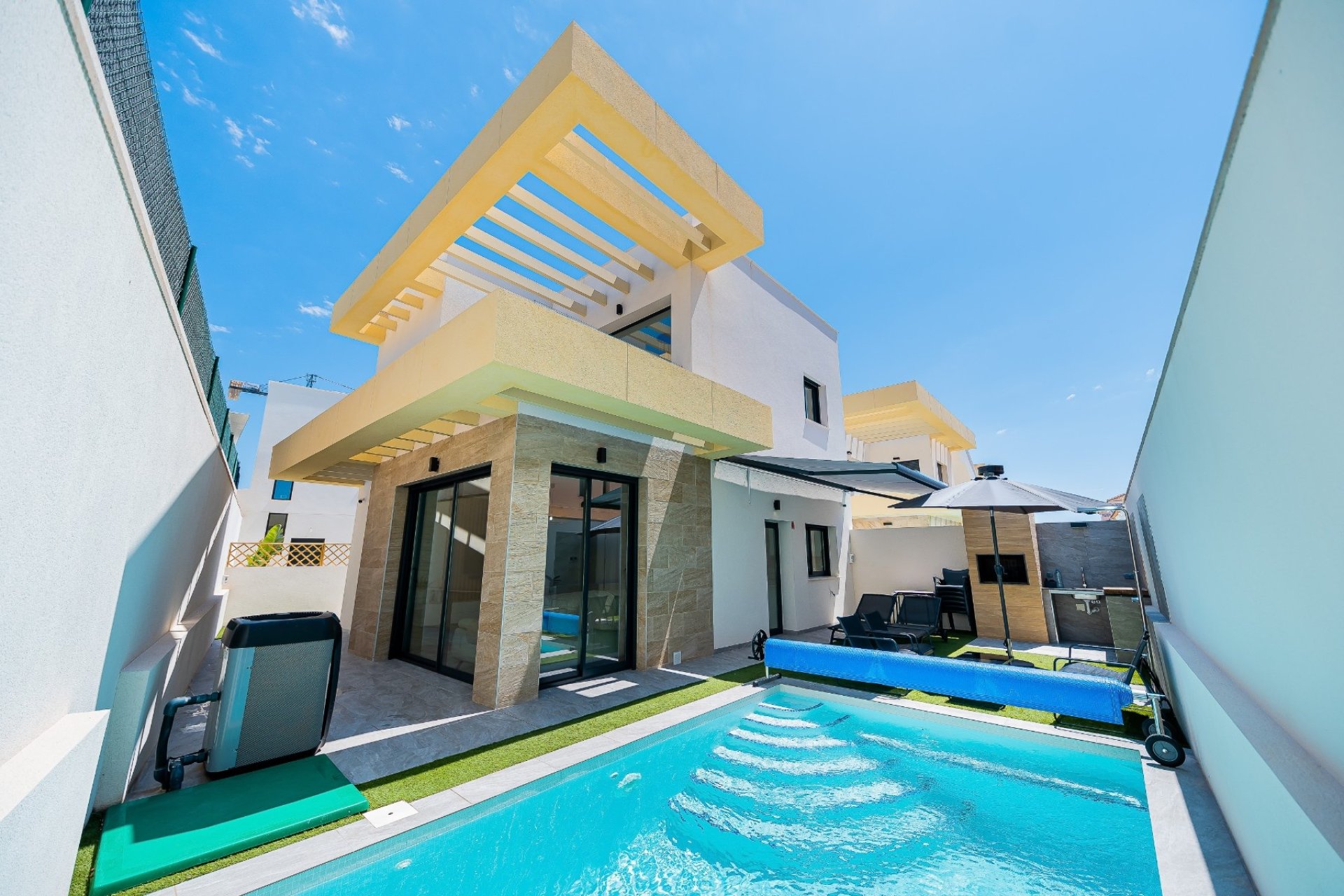 Herverkoop - Villa -
Los Montesinos