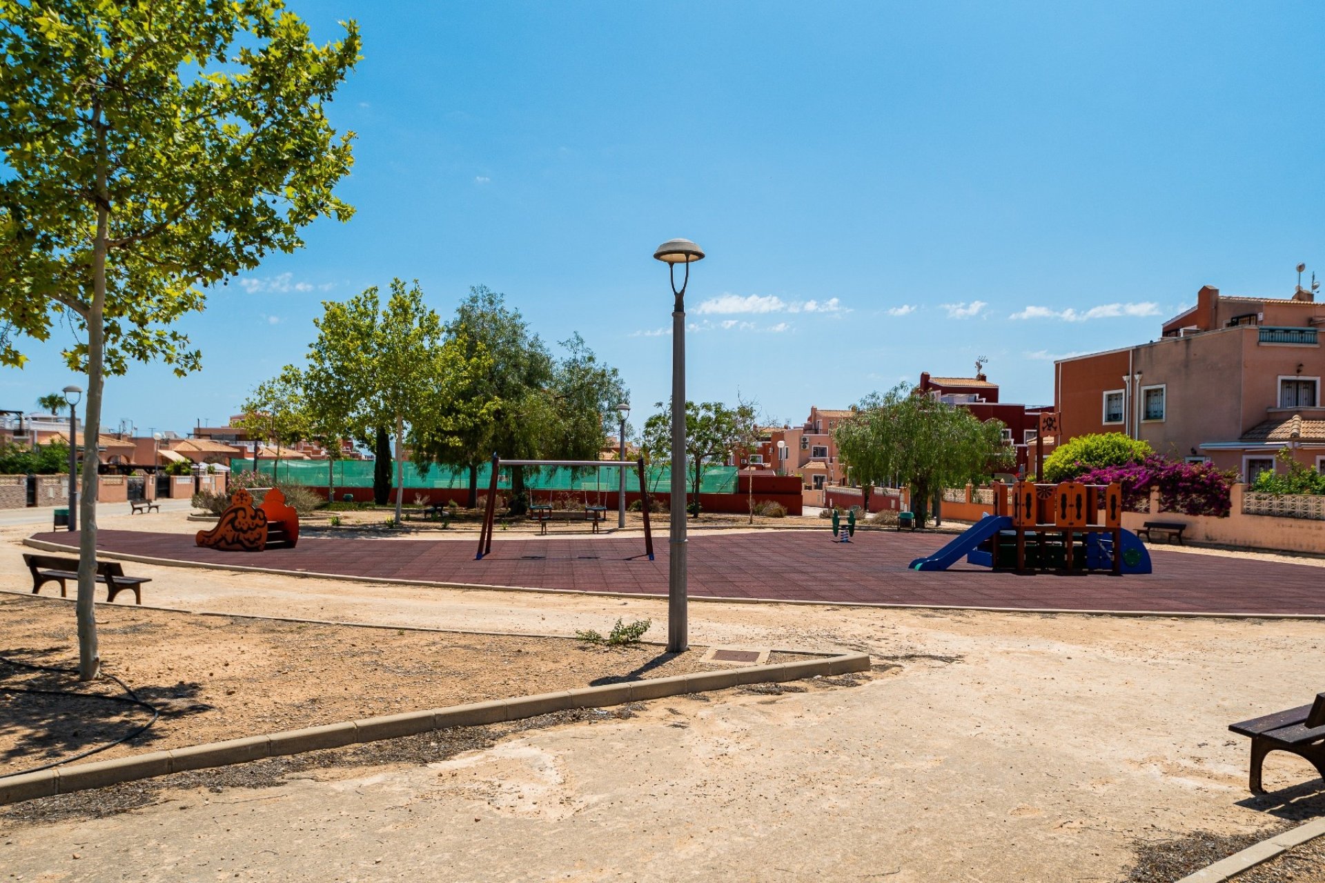 Herverkoop - Villa -
Los Montesinos