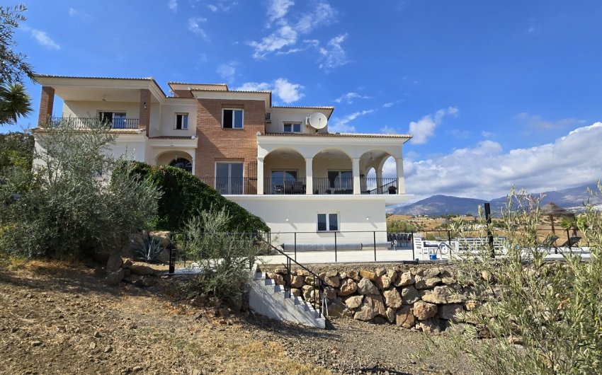 Herverkoop - Villa -
Los Romanes - Inland