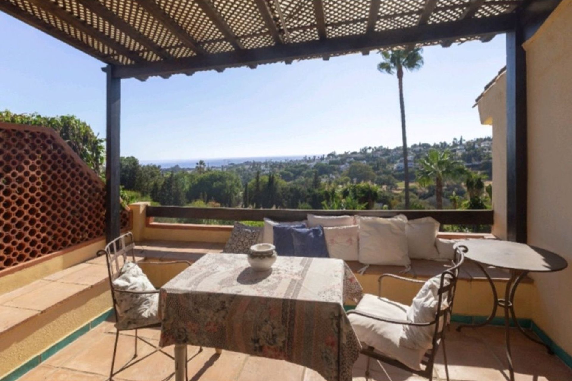 Herverkoop - Villa -
Marbella - Elviria