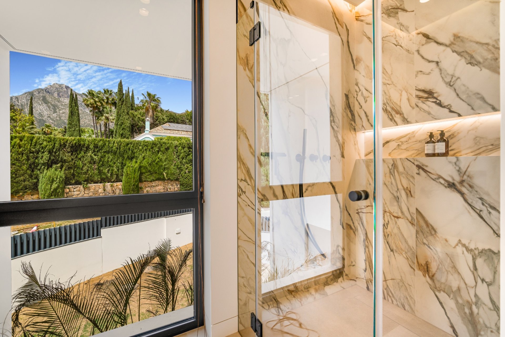 Herverkoop - Villa -
Marbella - Nagueles