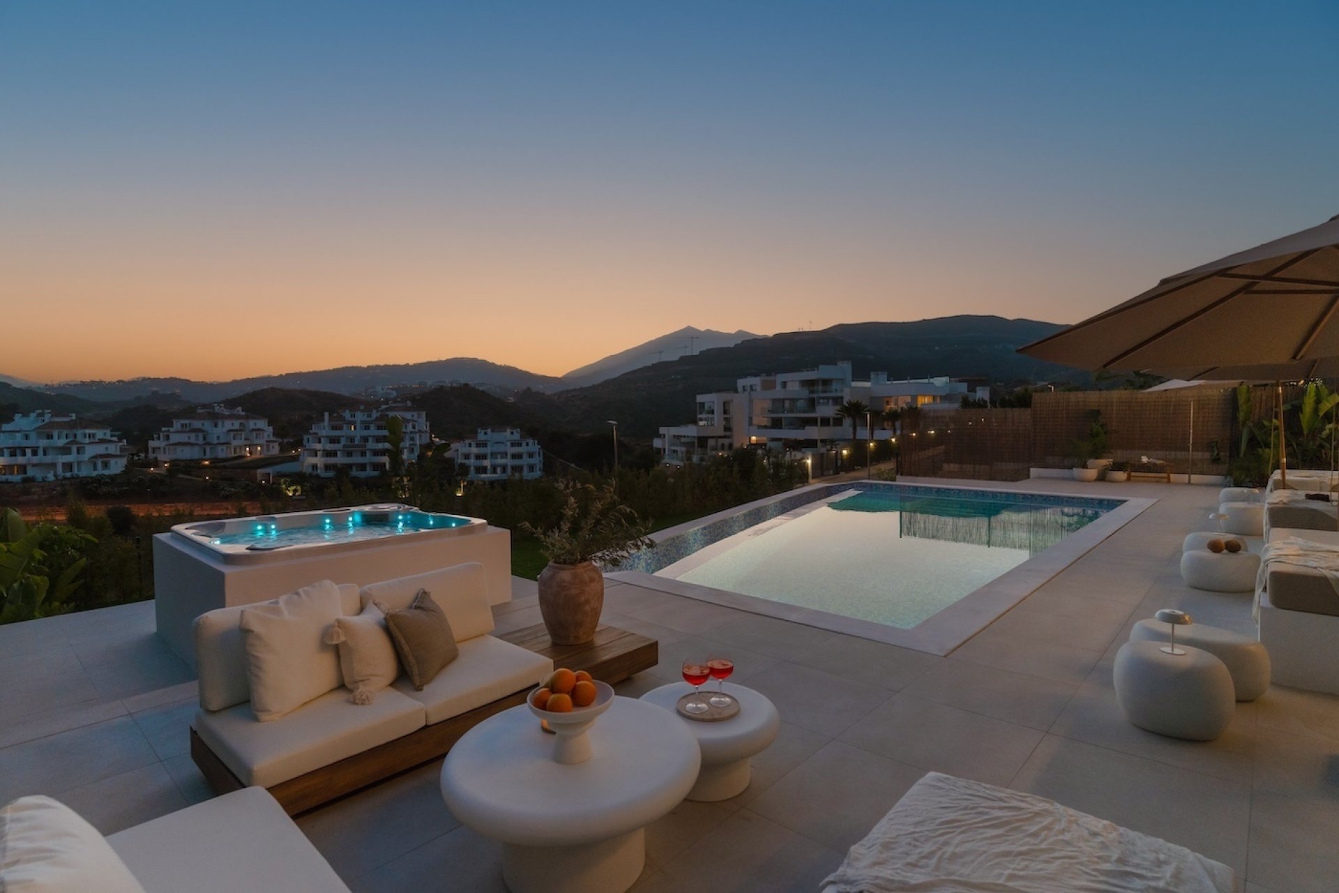 Herverkoop - Villa -
Marbella - Nueva Andalucía