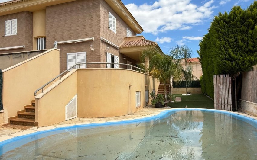 Herverkoop - Villa -
Mazarron - Bolnuevo