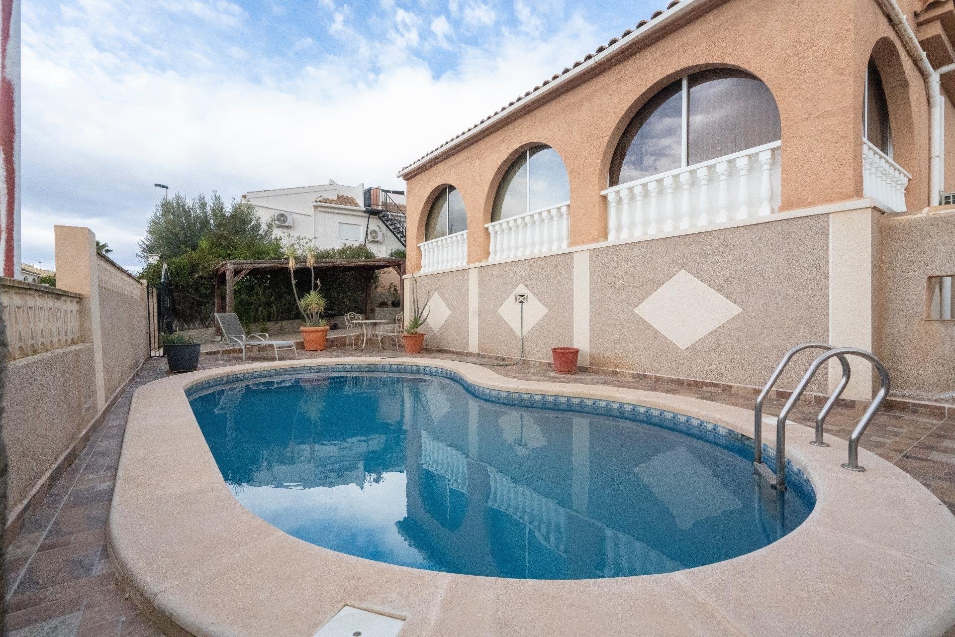 Herverkoop - Villa -
Mazarron - Camposol