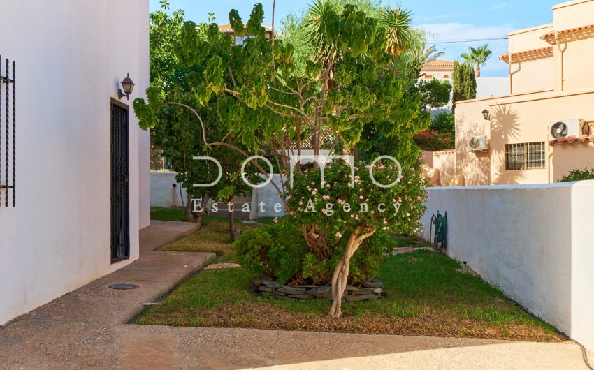 Herverkoop - Villa -
Mojacar - Mojácar