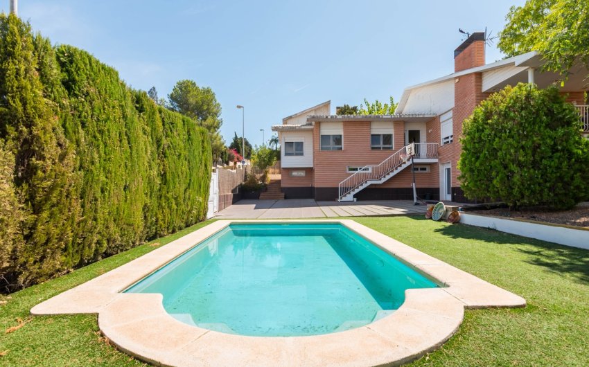 Herverkoop - Villa -
MOLINA DEL SEGURA