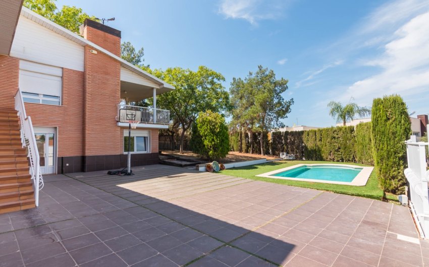 Herverkoop - Villa -
MOLINA DEL SEGURA