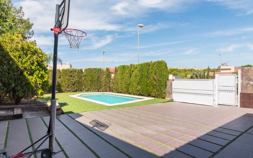 Herverkoop - Villa -
MOLINA DEL SEGURA