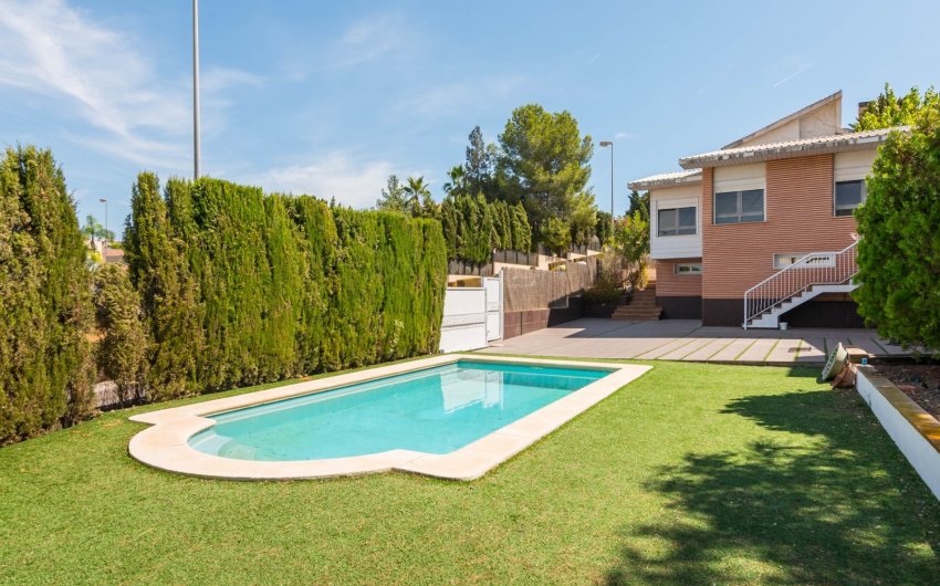 Herverkoop - Villa -
MOLINA DEL SEGURA