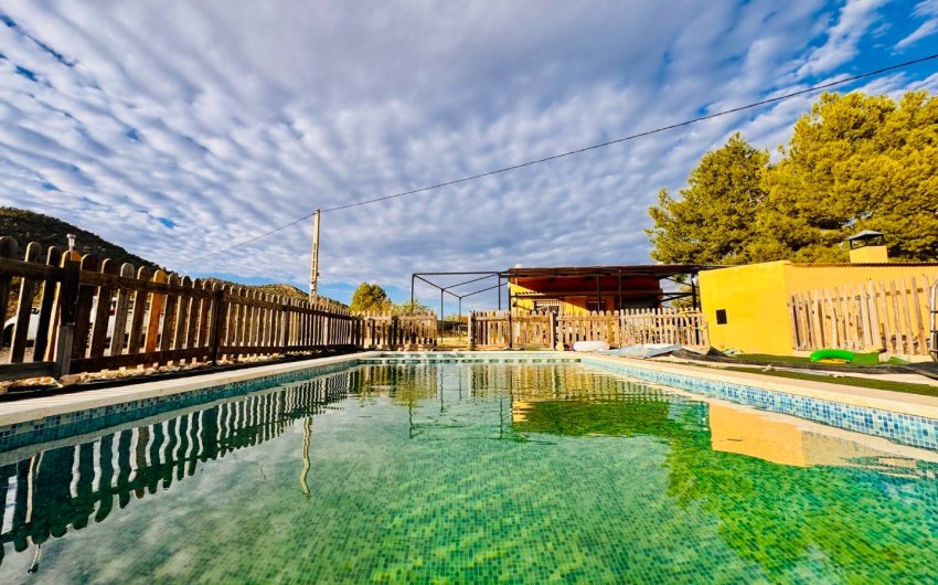 Herverkoop - Villa -
Monóvar - Monovar