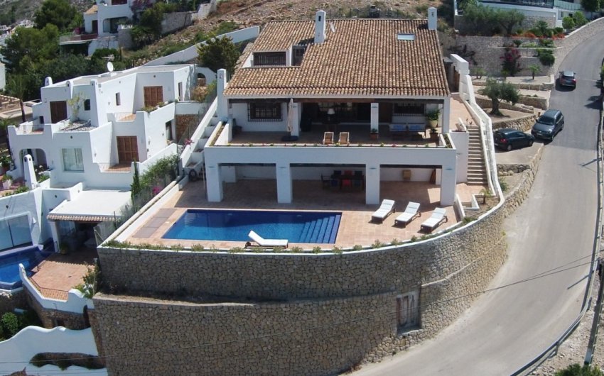 Herverkoop - Villa -
Moraira - Benimeit