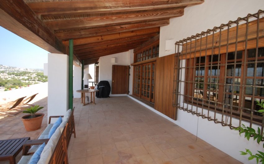 Herverkoop - Villa -
Moraira - Benimeit