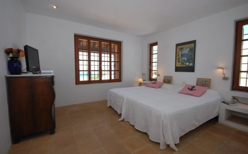 Herverkoop - Villa -
Moraira - Benimeit