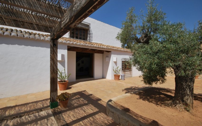 Herverkoop - Villa -
Moraira - Benimeit