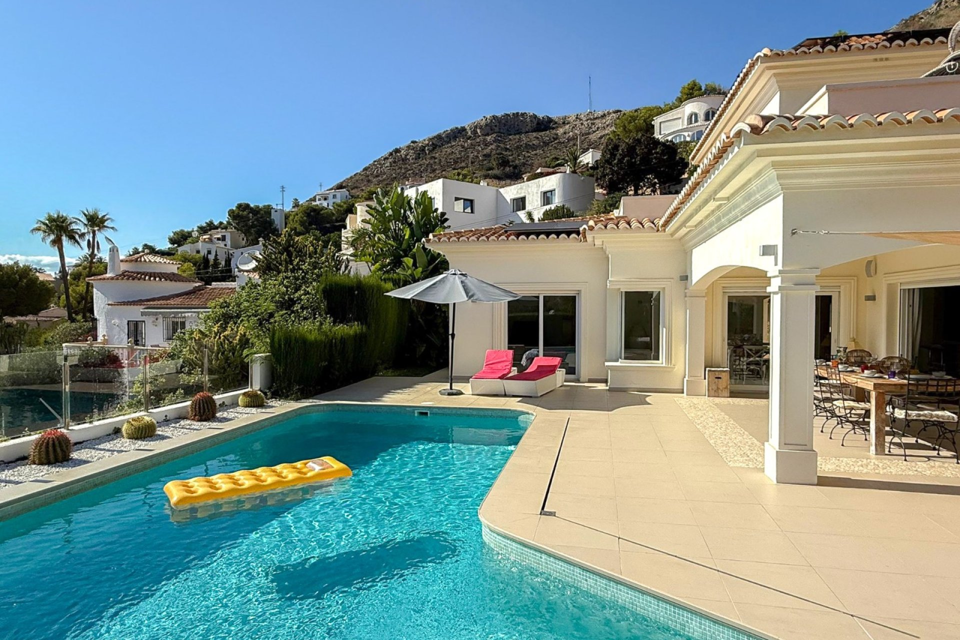 Herverkoop - Villa -
Moraira - El Portet