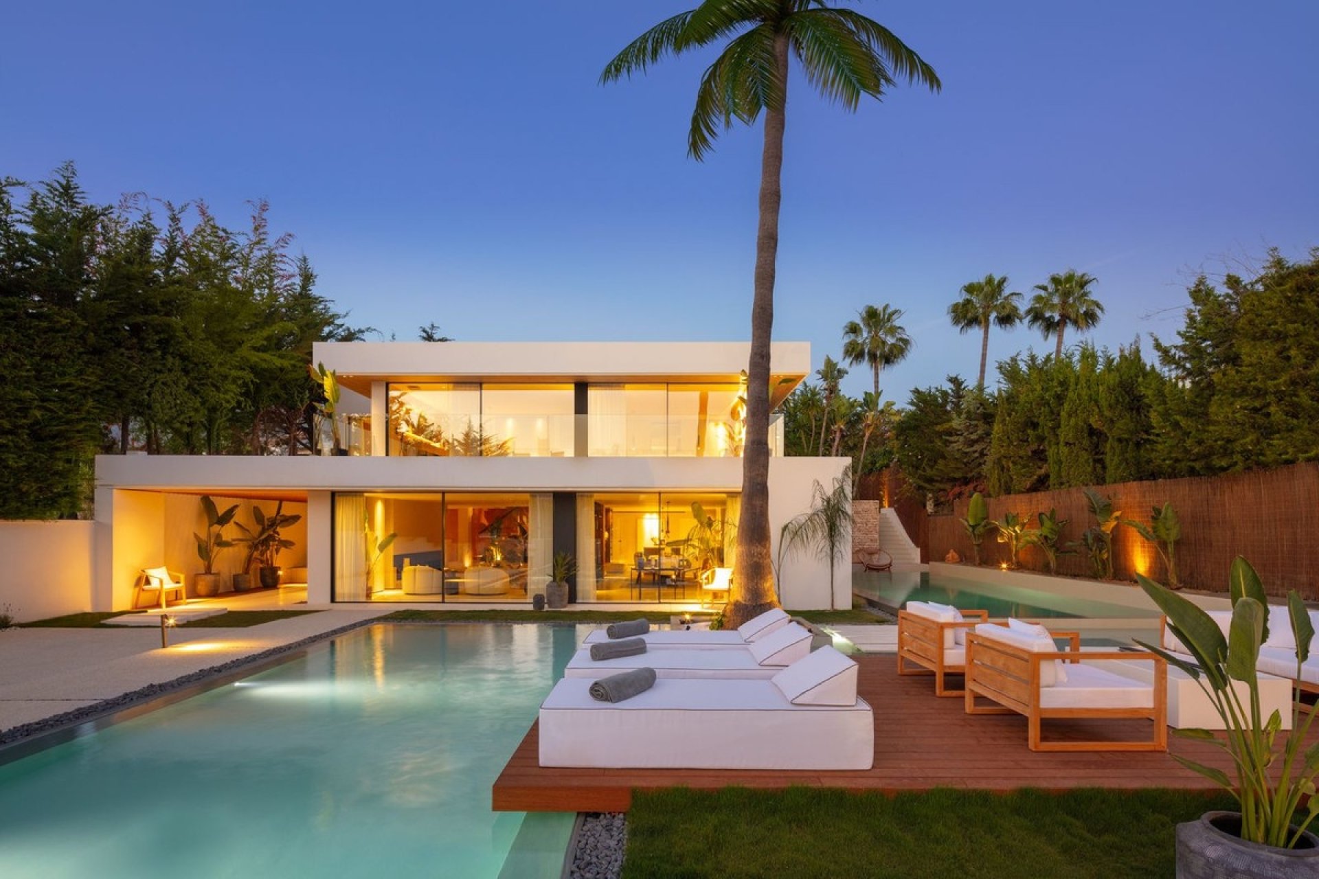 Herverkoop - Villa -
Nueva Andalucía - Costa del Sol