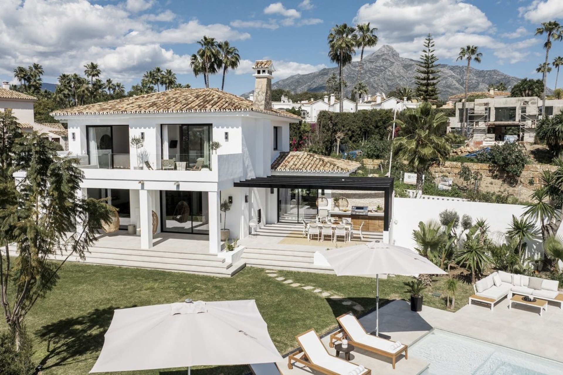 Herverkoop - Villa -
Nueva Andalucía - Costa del Sol