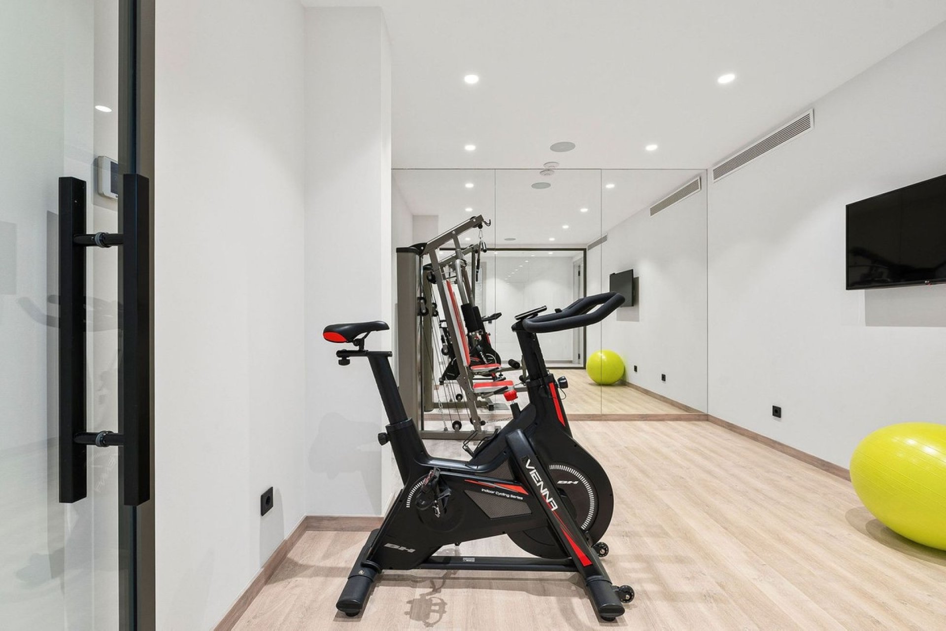 Herverkoop - Villa -
Nueva Andalucía - Costa del Sol