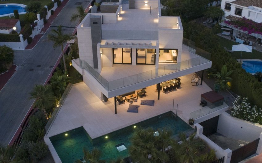 Herverkoop - Villa -
Nueva Andalucía - Costa del Sol