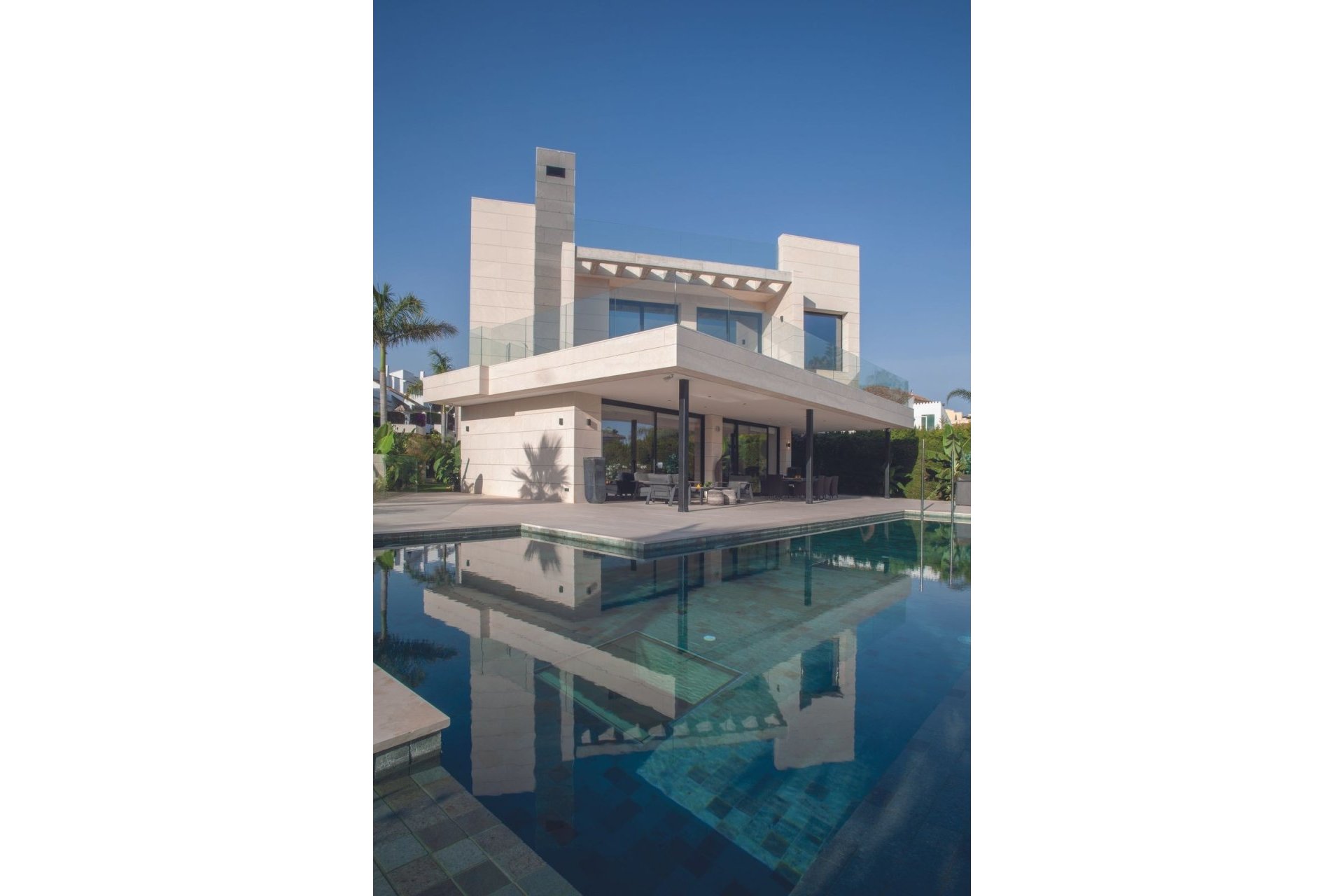 Herverkoop - Villa -
Nueva Andalucía - Costa del Sol