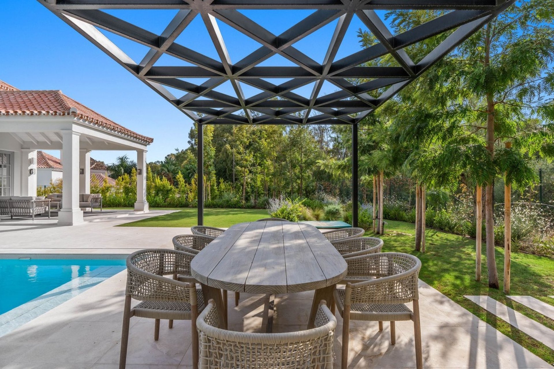 Herverkoop - Villa -
Nueva Andalucía - Costa del Sol