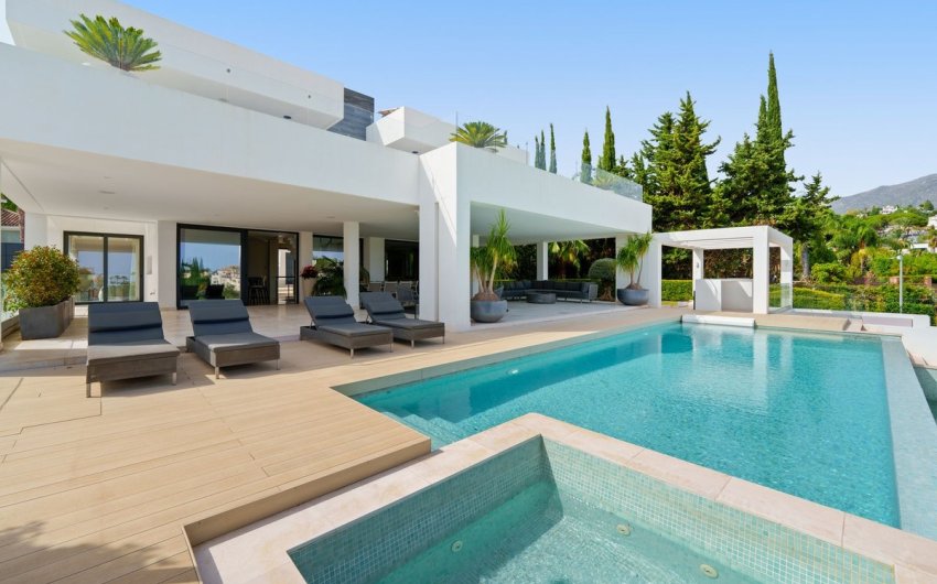 Herverkoop - Villa -
Nueva Andalucía - Costa del Sol