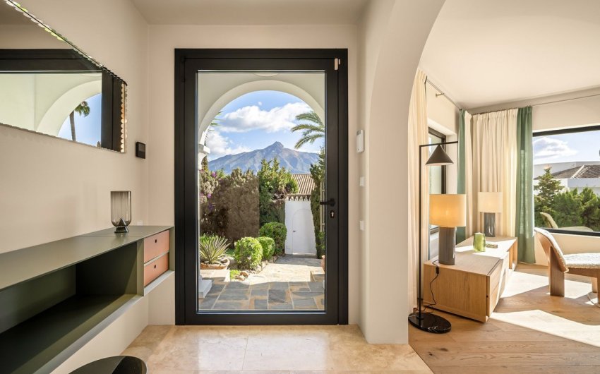 Herverkoop - Villa -
Nueva Andalucía - Costa del Sol