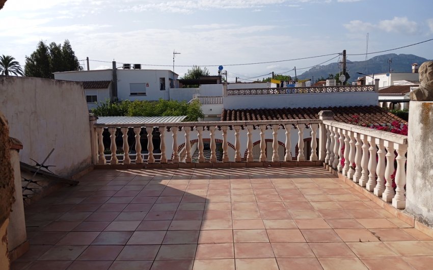 Herverkoop - Villa -
Oliva