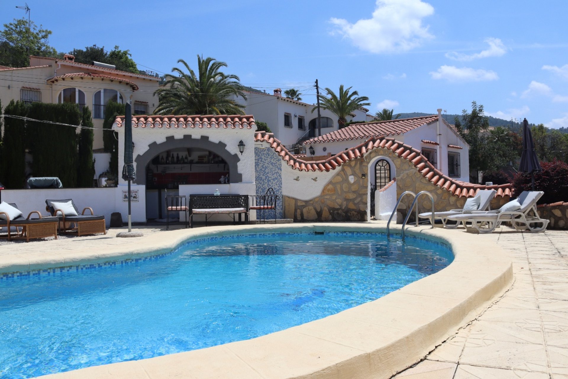 Herverkoop - Villa -
Orba - Inland