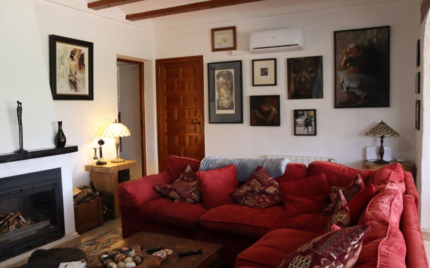 Herverkoop - Villa -
Orba - Inland