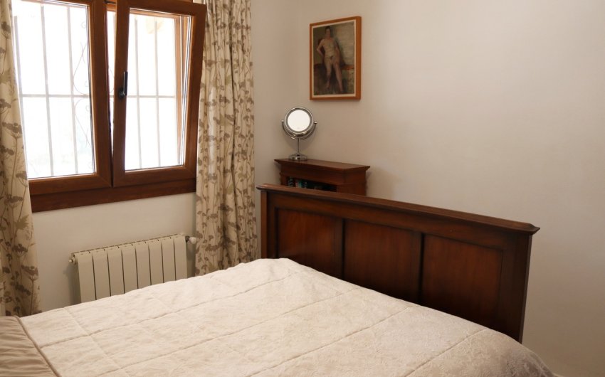 Herverkoop - Villa -
Orba - Inland