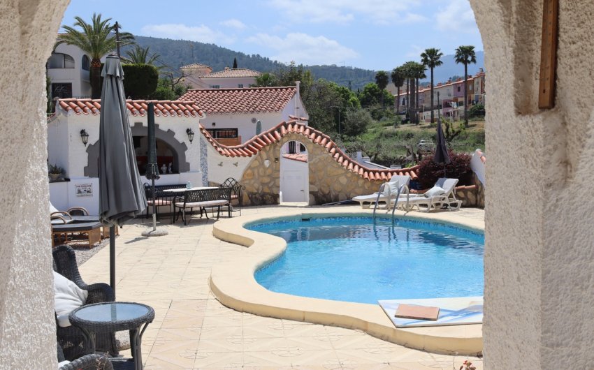 Herverkoop - Villa -
Orba - Inland