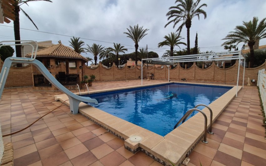 Herverkoop - Villa -
Orihuela - Costa Blanca Sur