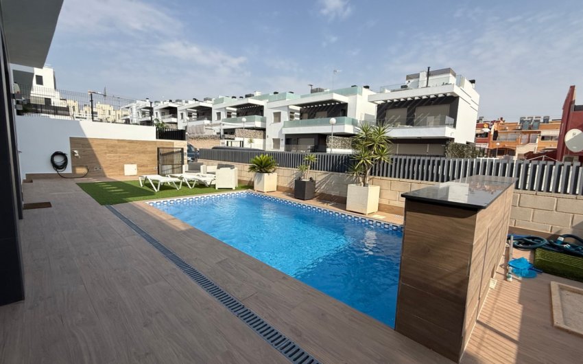 Herverkoop - Villa -
Orihuela - Costa Blanca Sur