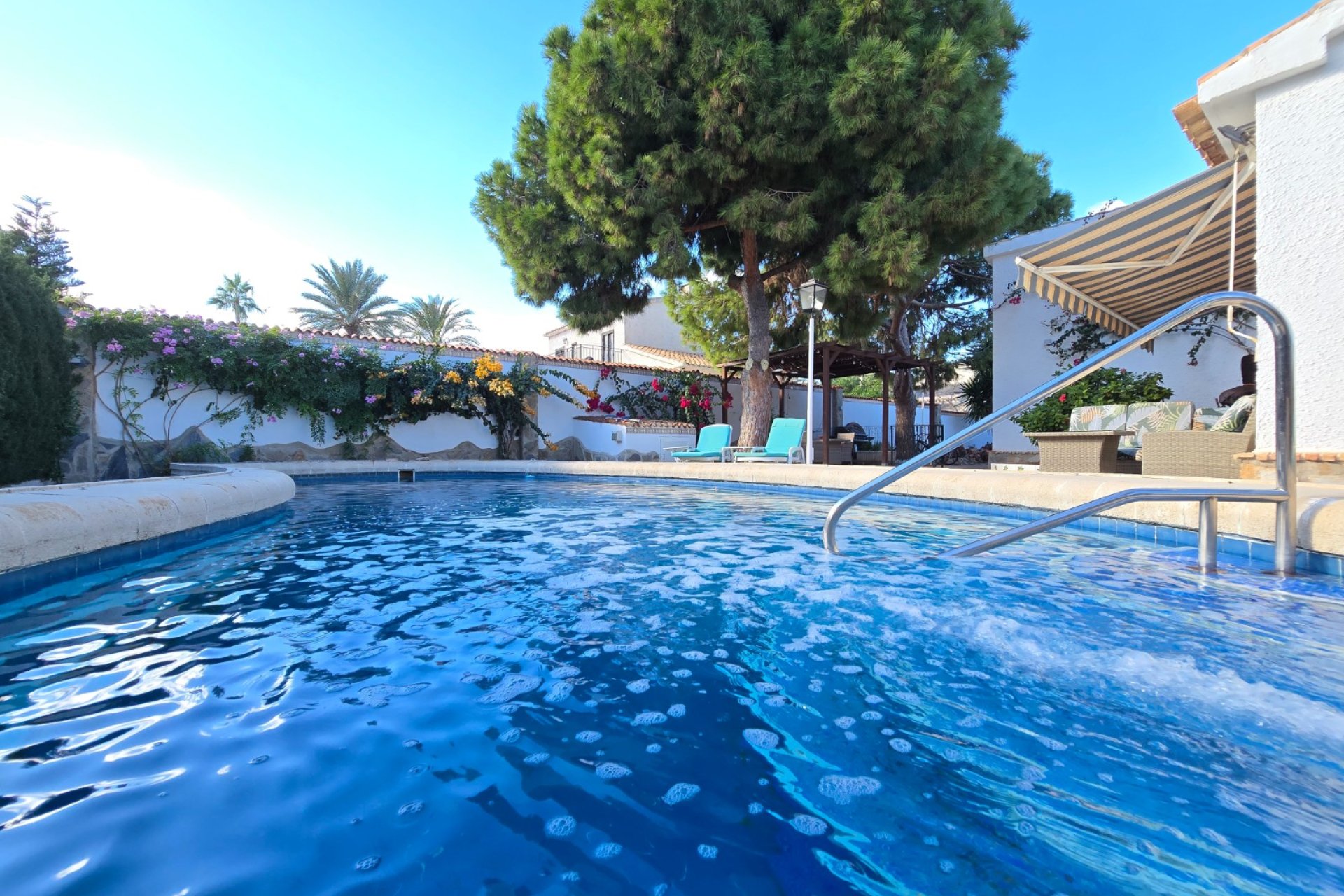 Herverkoop - Villa * -
Orihuela Costa - Cabo Roig *