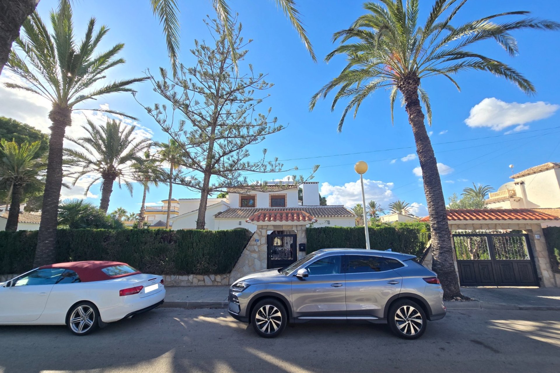 Herverkoop - Villa * -
Orihuela Costa - Cabo Roig *