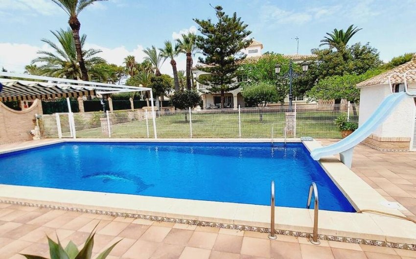 Herverkoop - Villa -
Orihuela Costa - Cabo Roig