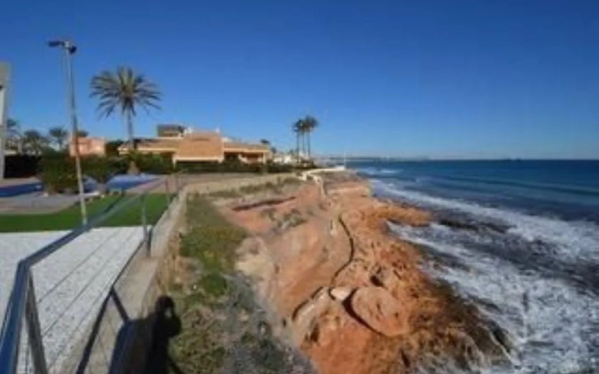 Herverkoop - Villa -
Orihuela Costa - Cabo Roig