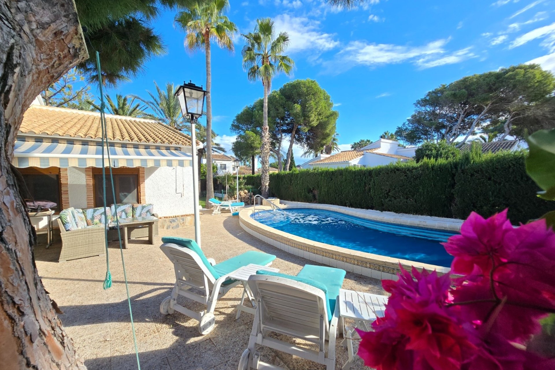 Herverkoop - Villa * -
Orihuela Costa * - Cabo Roig *
