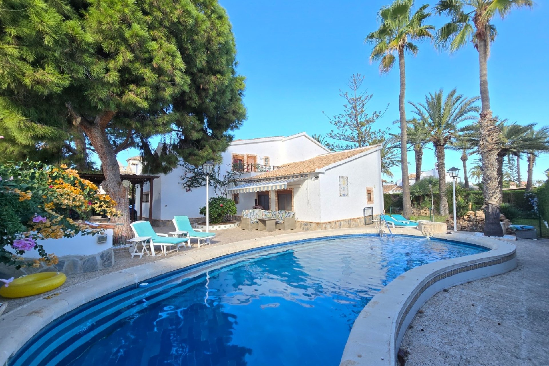 Herverkoop - Villa * -
Orihuela Costa * - Cabo Roig *