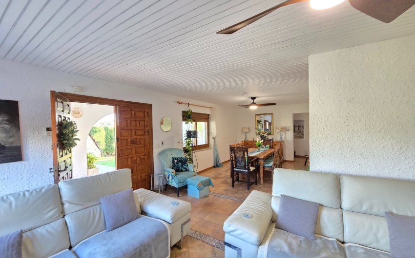 Herverkoop - Villa * -
Orihuela Costa * - Cabo Roig *