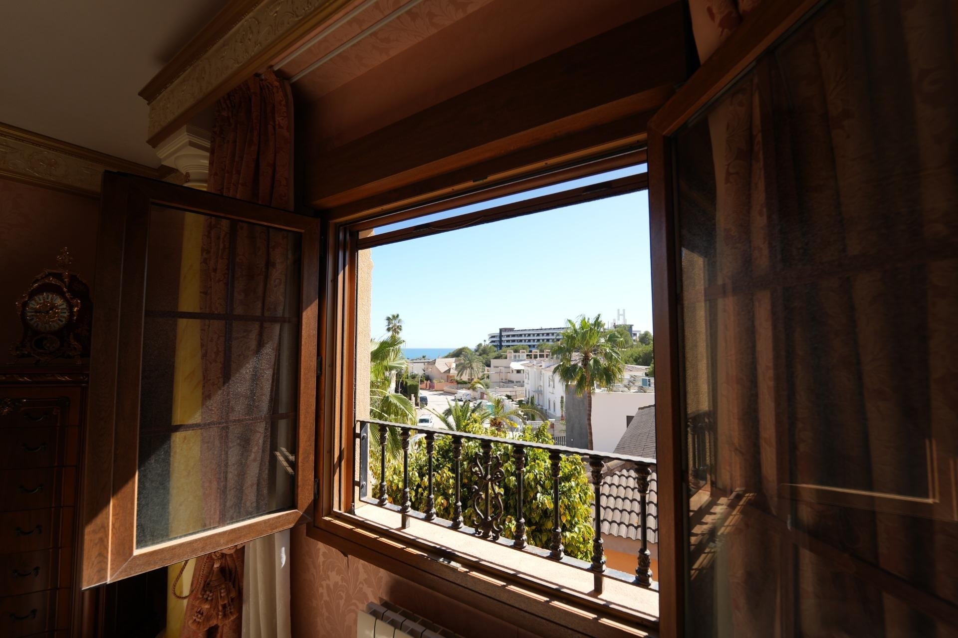 Herverkoop - Villa -
Orihuela Costa - Campoamor