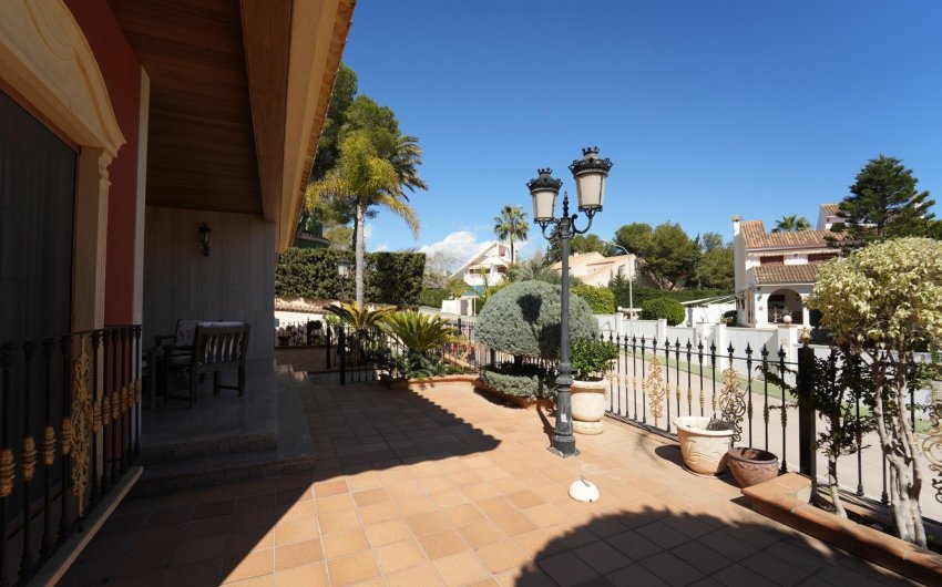 Herverkoop - Villa -
Orihuela Costa - Campoamor