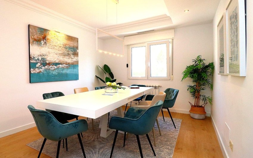 Herverkoop - Villa -
Orihuela Costa - Campoamor