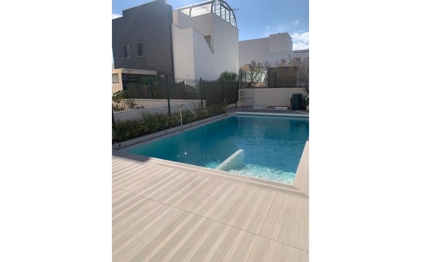 Herverkoop - Villa -
Orihuela Costa - Campoamor