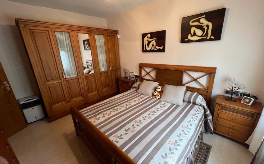 Herverkoop - Villa -
Orihuela Costa - Campoamor