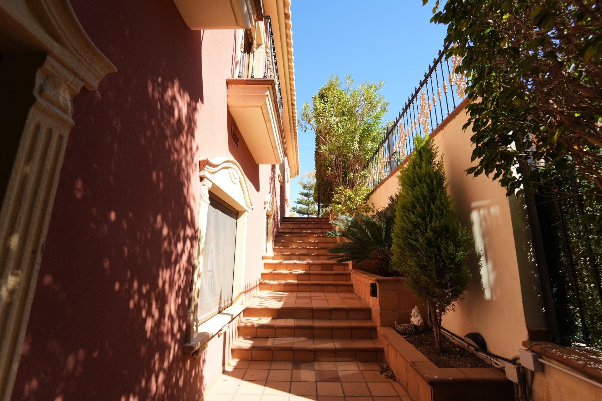 Herverkoop - Villa -
Orihuela Costa - Campoamor