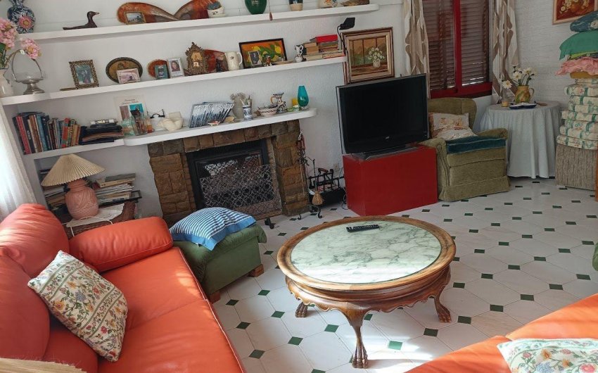 Herverkoop - Villa -
Orihuela Costa - Campoamor