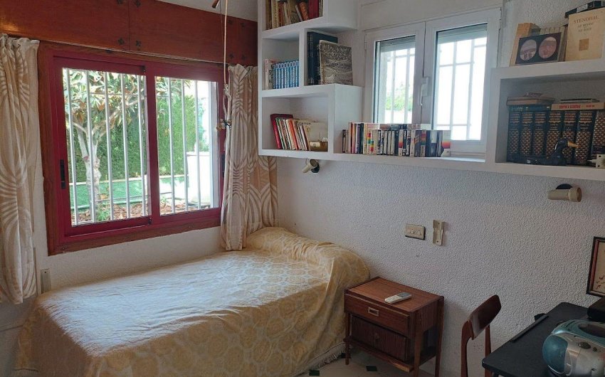 Herverkoop - Villa -
Orihuela Costa - Campoamor